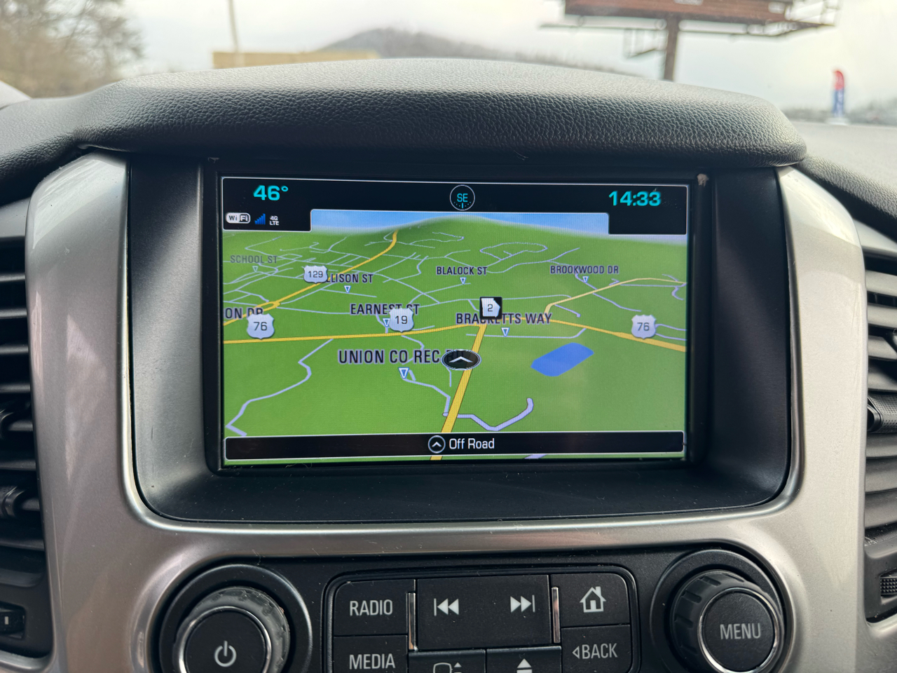 Chevrolet Suburban 4WD 4dr 1500 LT 2018