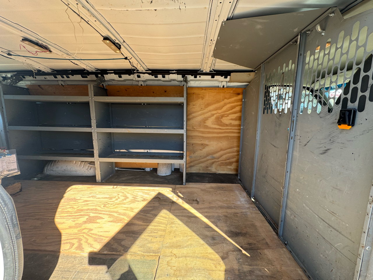 GMC Savana Cargo Van RWD 2500 155" 2015