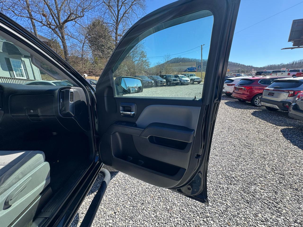 Chevrolet Silverado 1500 4WD Double Cab 143.5" Work Truck 2017