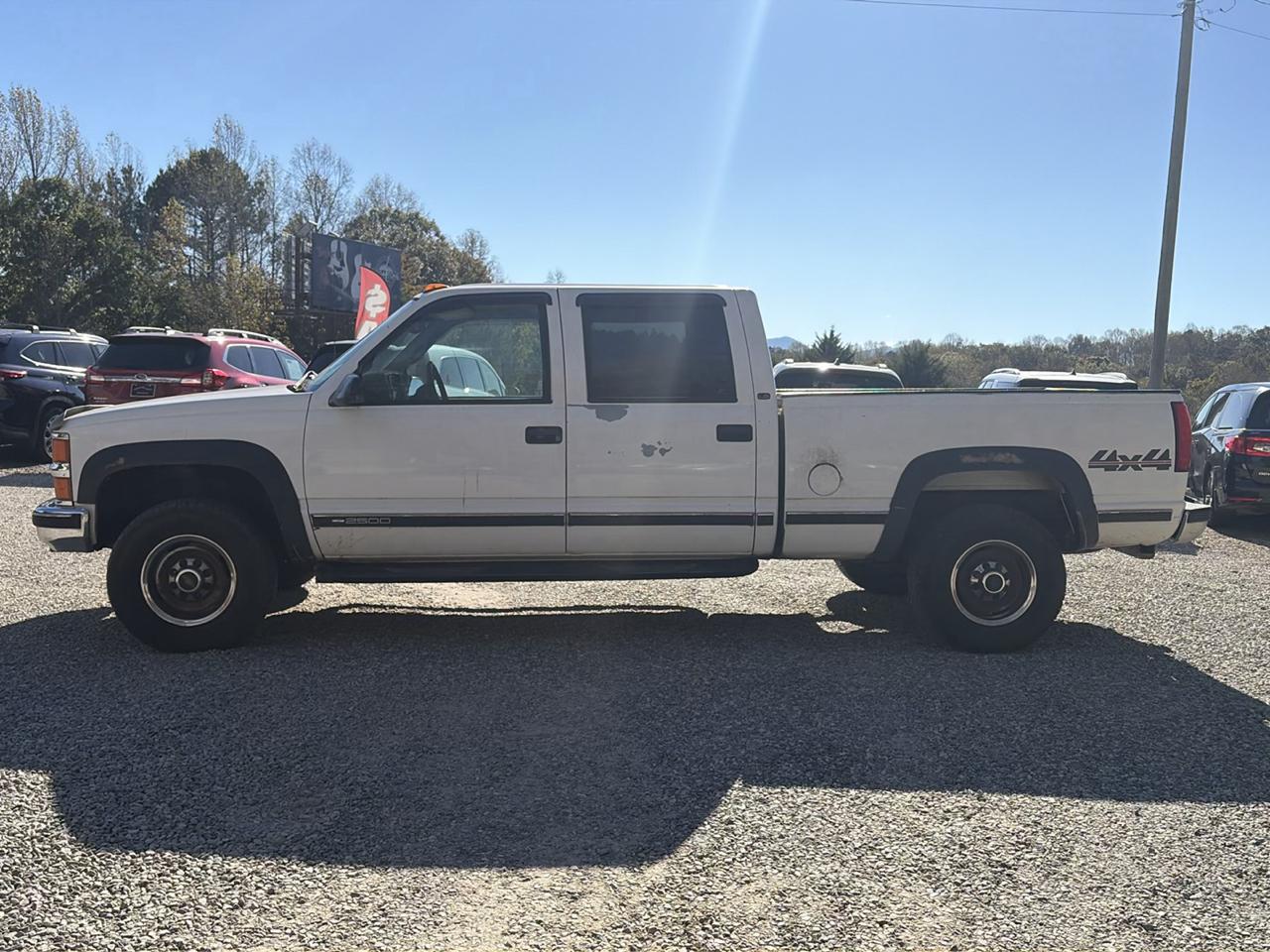 Chevrolet C/K 2500 Crew Cab 4dr 154.5" WB 4WD 2000
