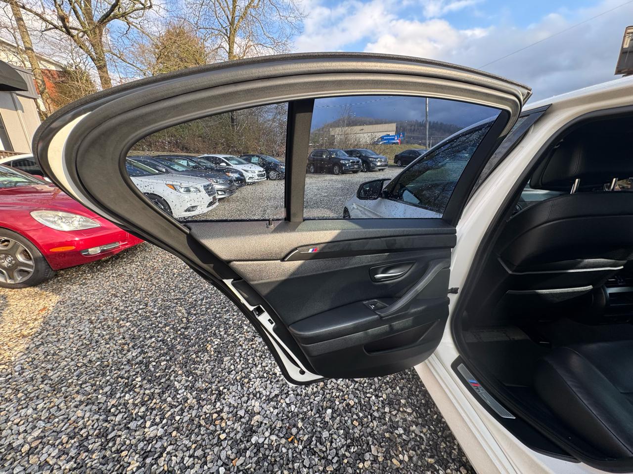 BMW 5 Series 4dr Sdn 535i RWD 2013