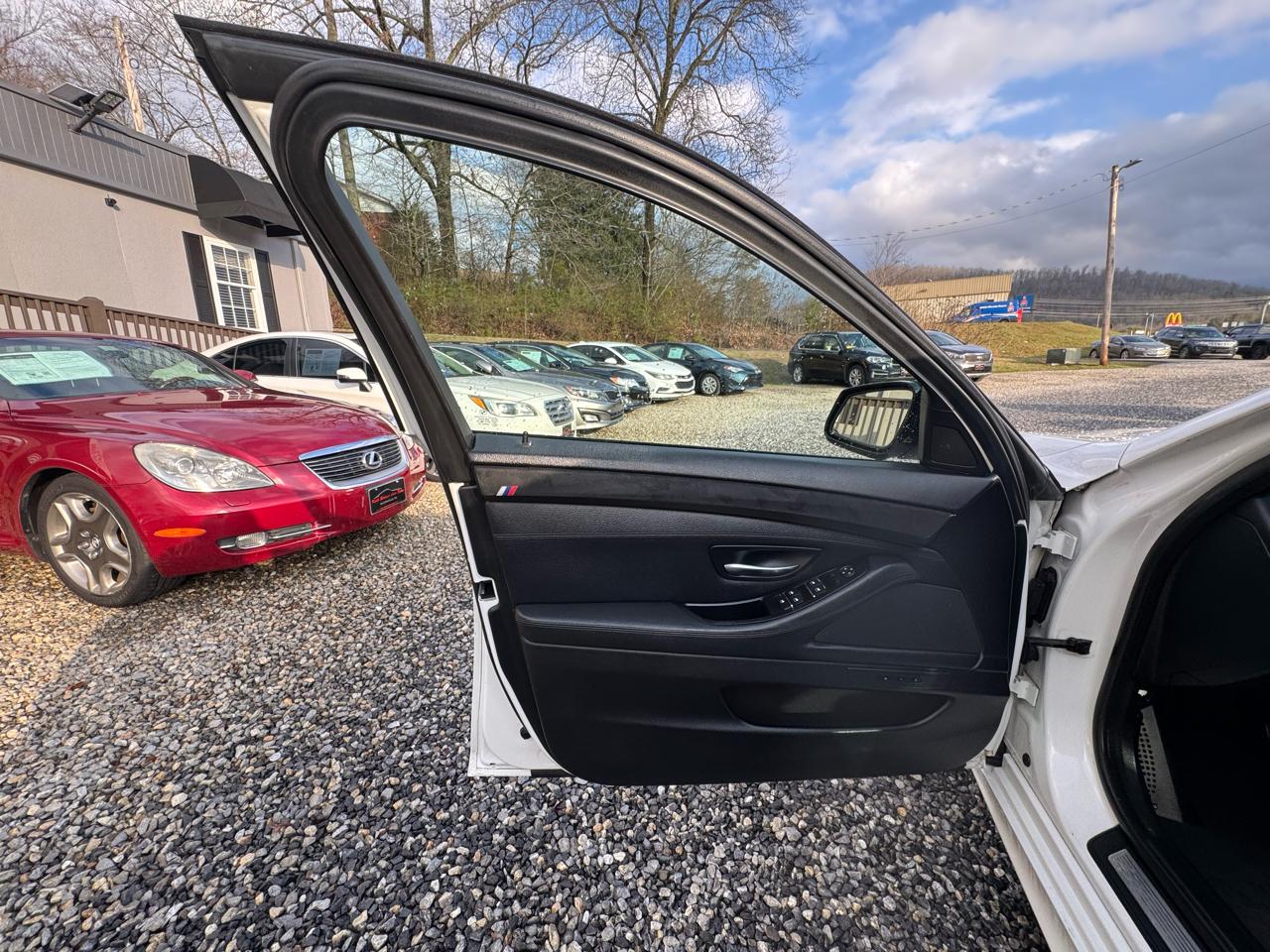 BMW 5 Series 4dr Sdn 535i RWD 2013