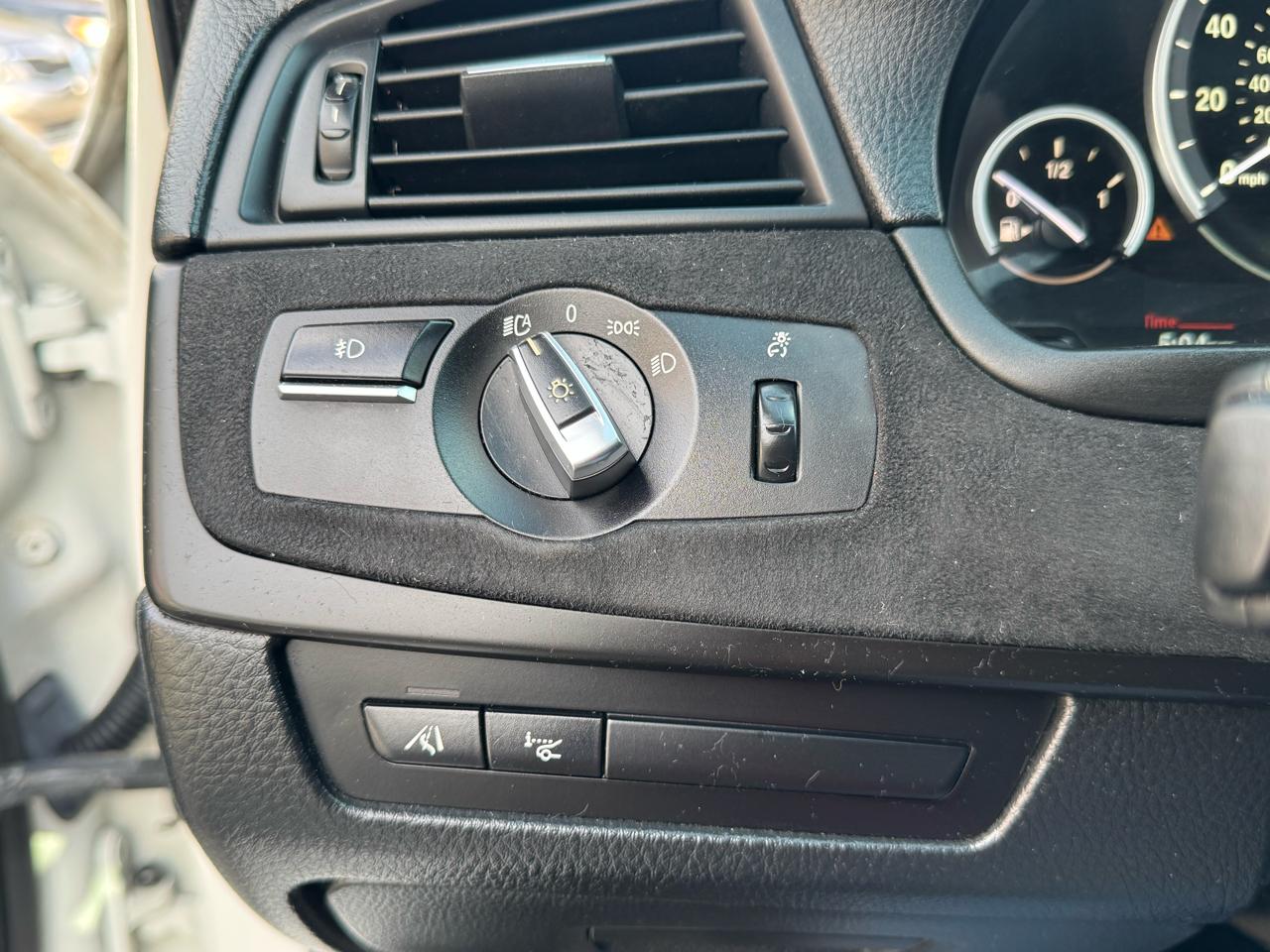 BMW 5 Series 4dr Sdn 535i RWD 2013