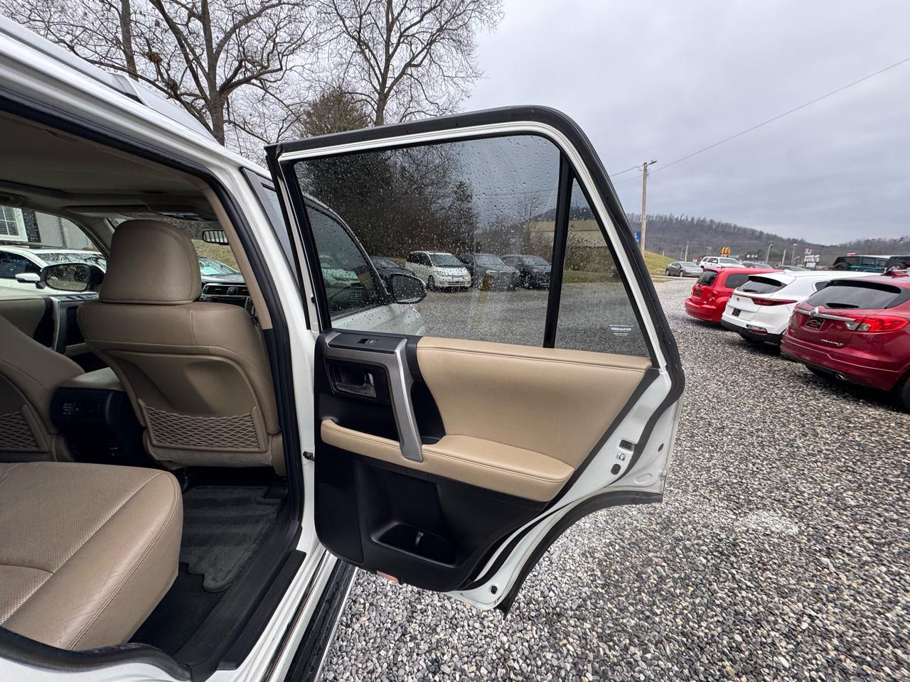 Toyota 4Runner Limited 4WD V6 2015