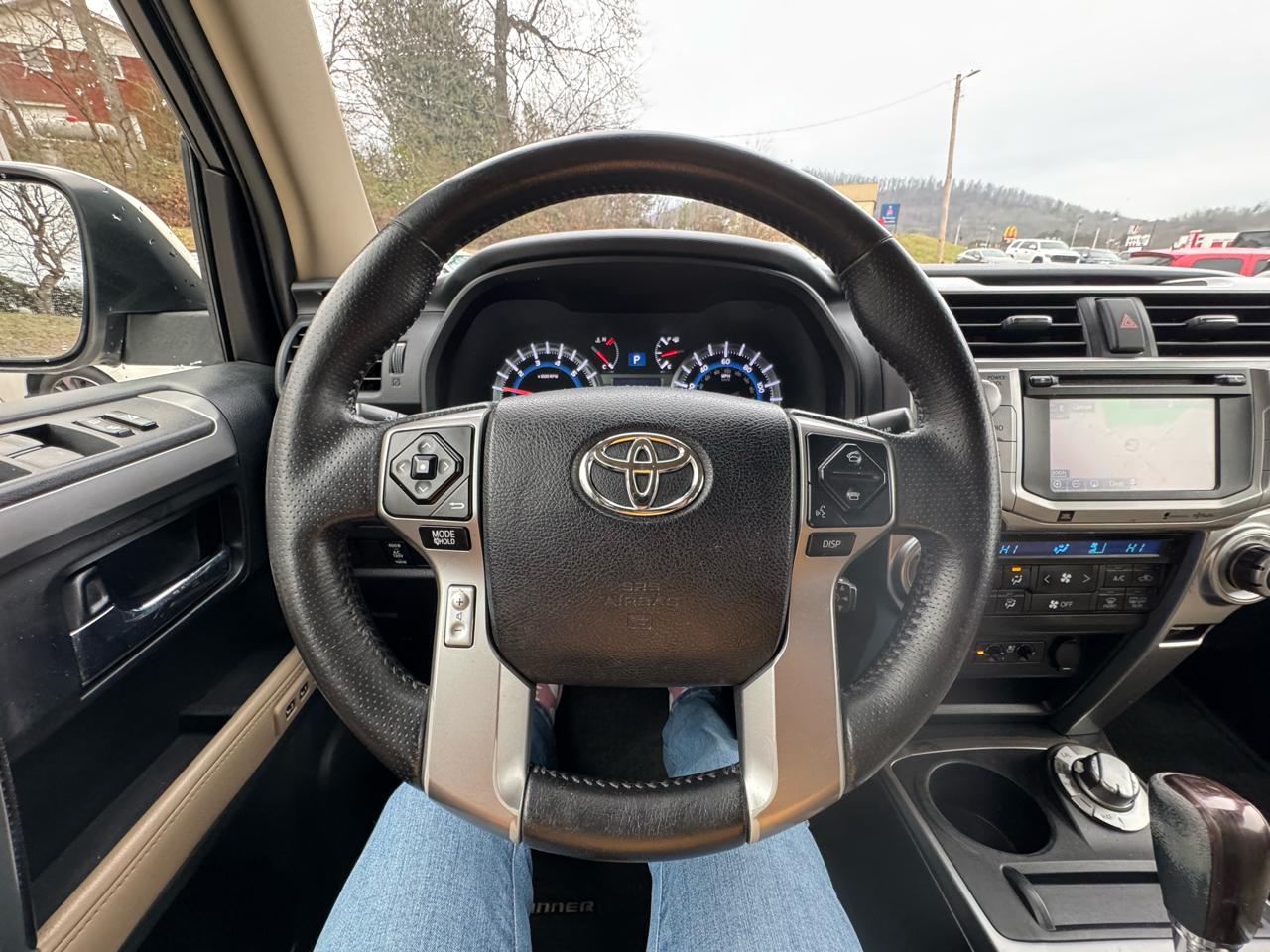 Toyota 4Runner Limited 4WD V6 2015