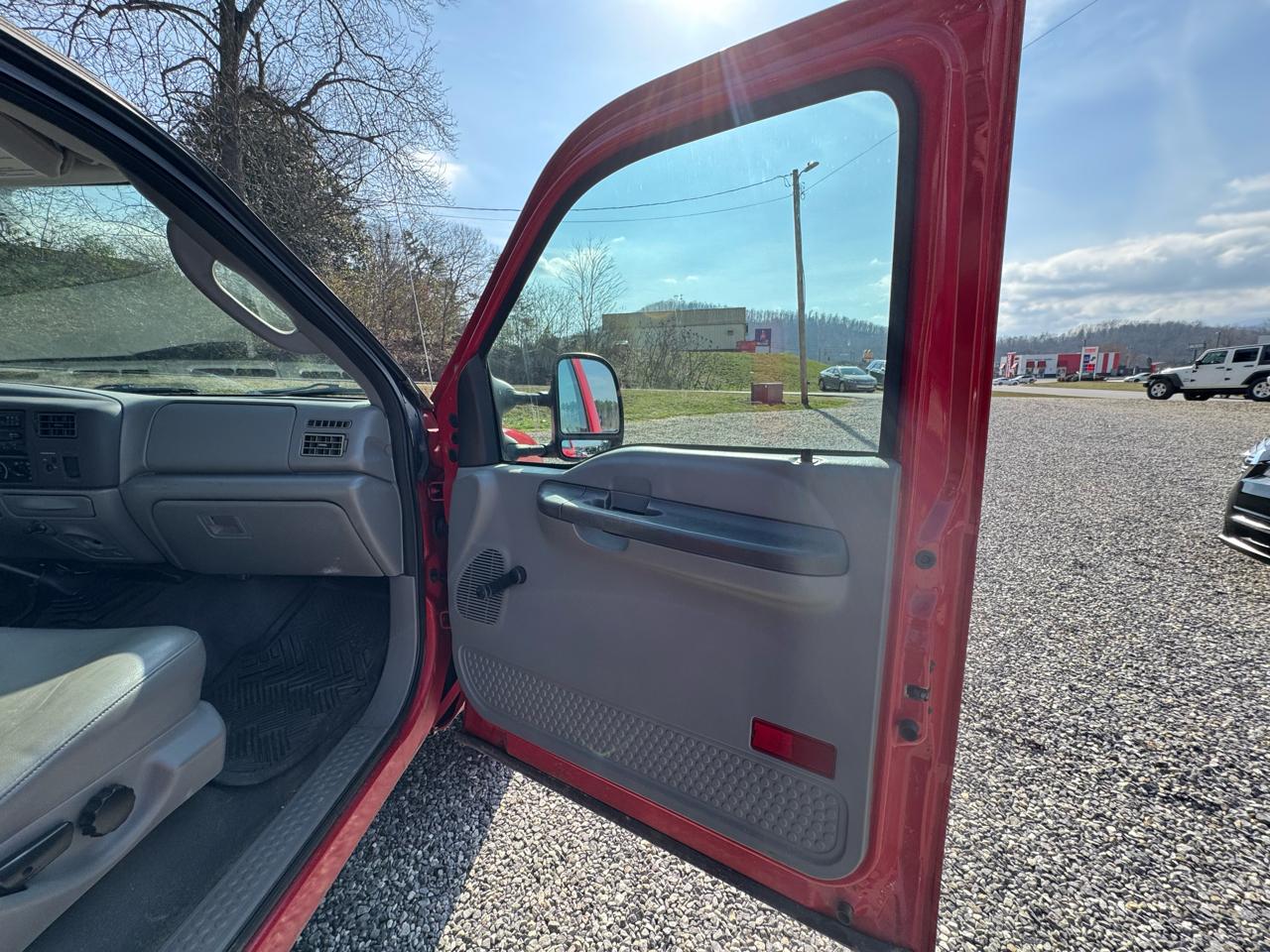 Ford Super Duty F-250 4WD Reg Cab 137" XL 2004