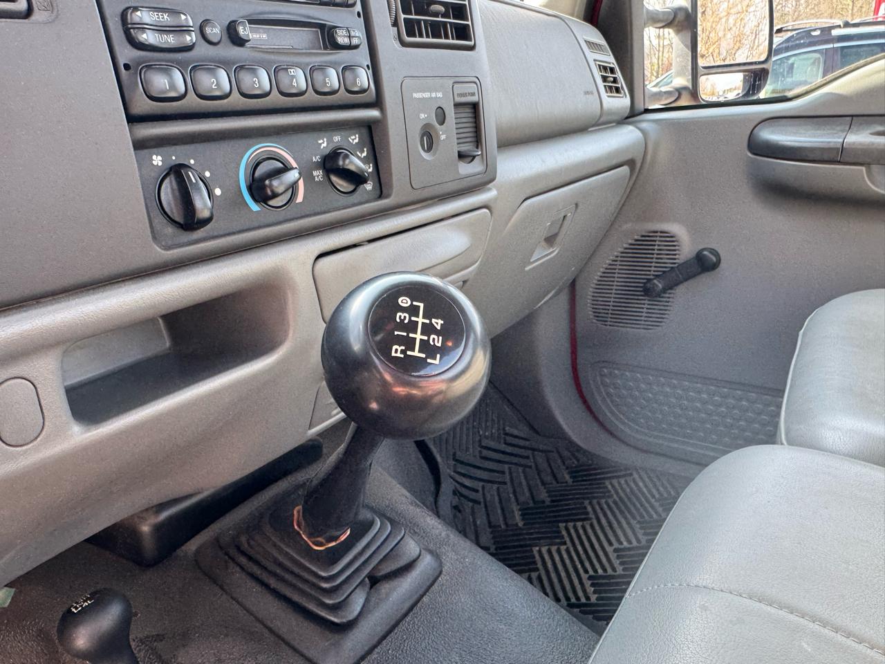 Ford Super Duty F-250 4WD Reg Cab 137" XL 2004