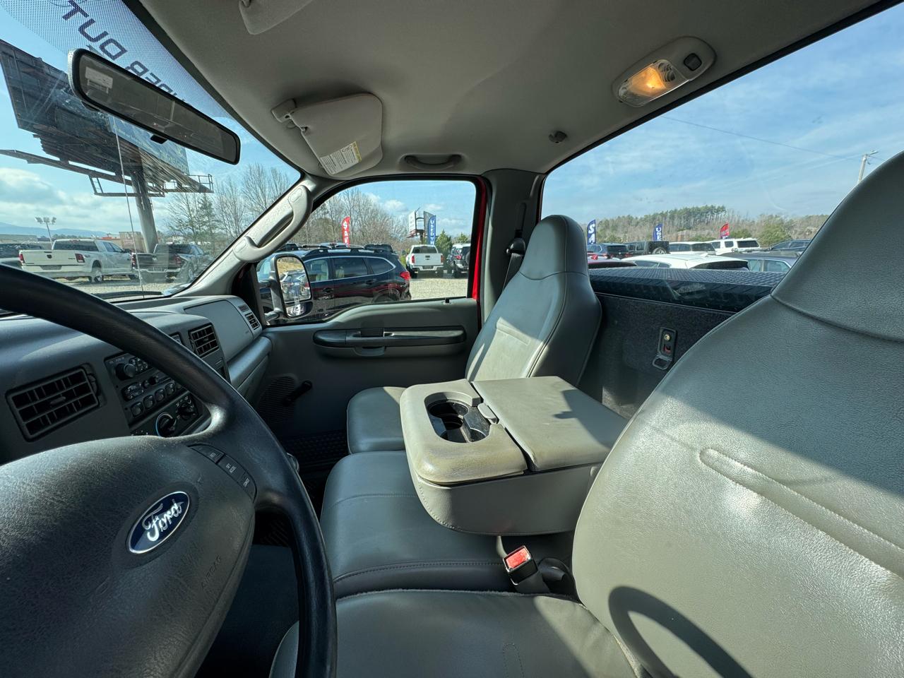 Ford Super Duty F-250 4WD Reg Cab 137" XL 2004