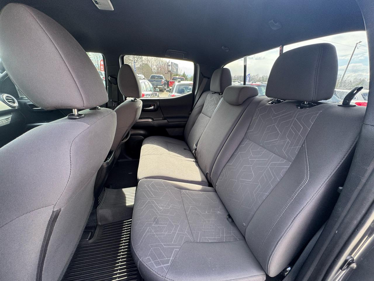 Toyota Tacoma TRD Off Road Double Cab 5' Bed V6 4x4 AT (Natl) 2017