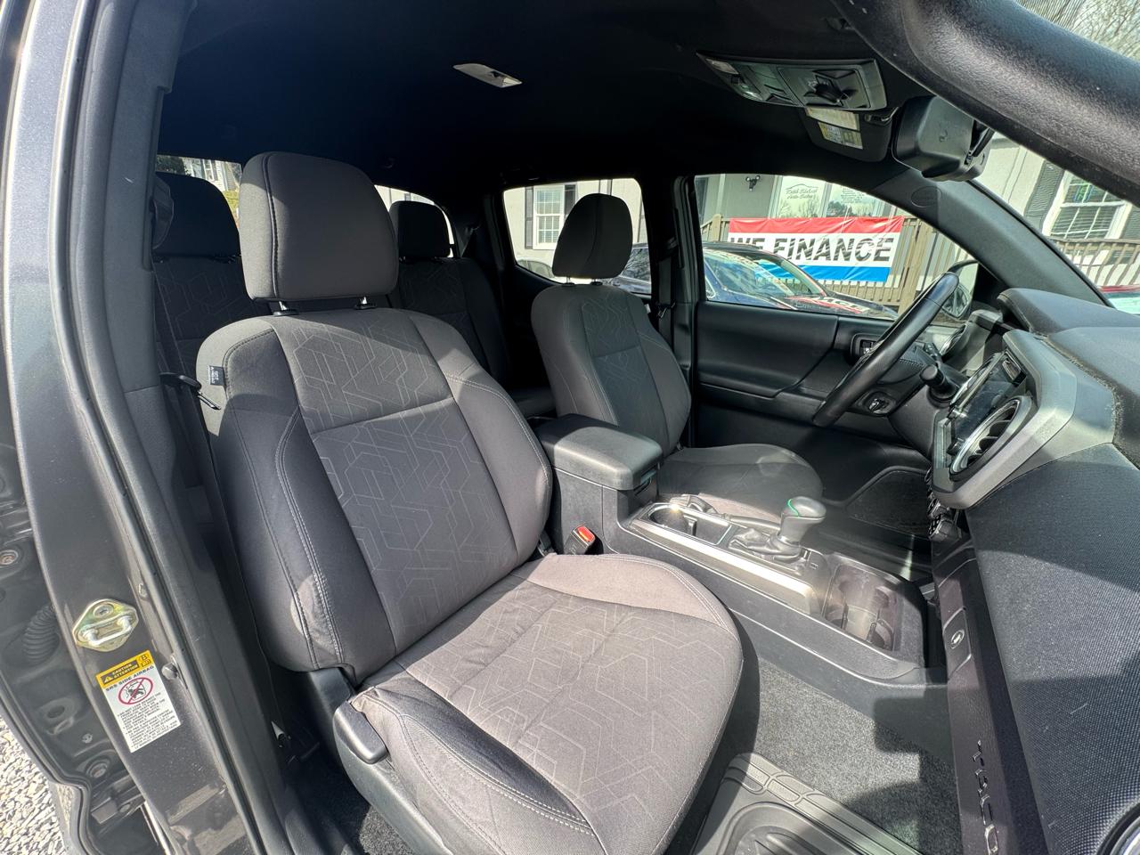 Toyota Tacoma TRD Off Road Double Cab 5' Bed V6 4x4 AT (Natl) 2017