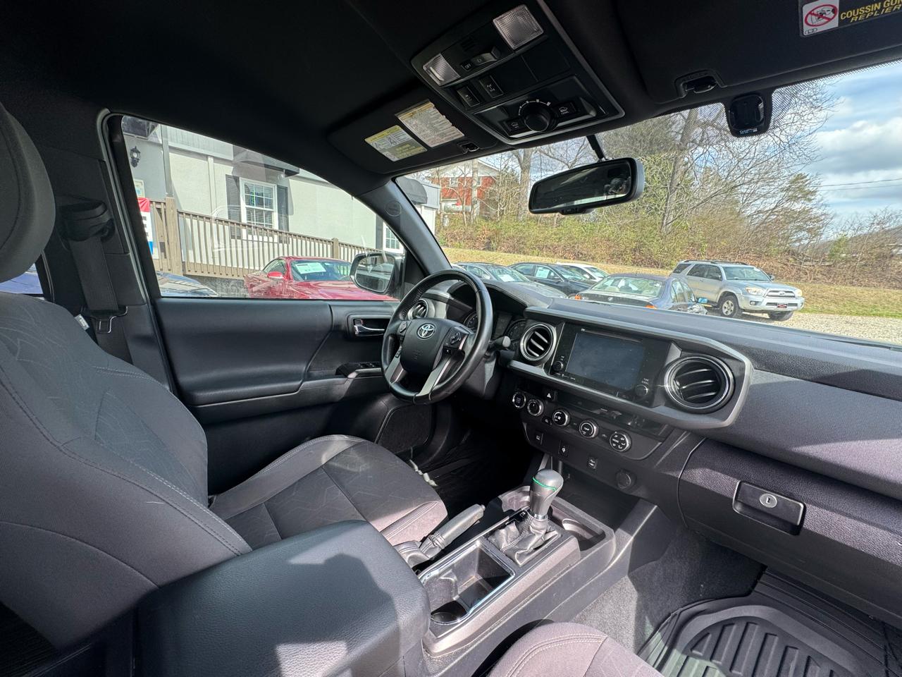 Toyota Tacoma TRD Off Road Double Cab 5' Bed V6 4x4 AT (Natl) 2017