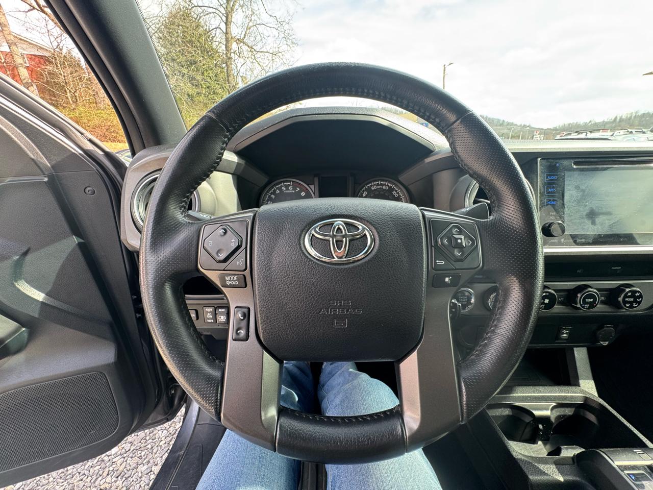 Toyota Tacoma TRD Off Road Double Cab 5' Bed V6 4x4 AT (Natl) 2017