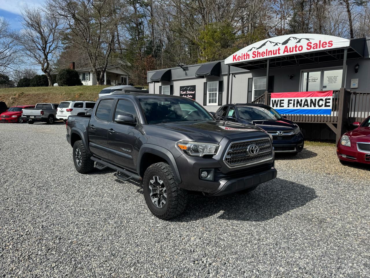 Toyota Tacoma TRD Off Road Double Cab 5' Bed V6 4x4 AT (Natl) 2017