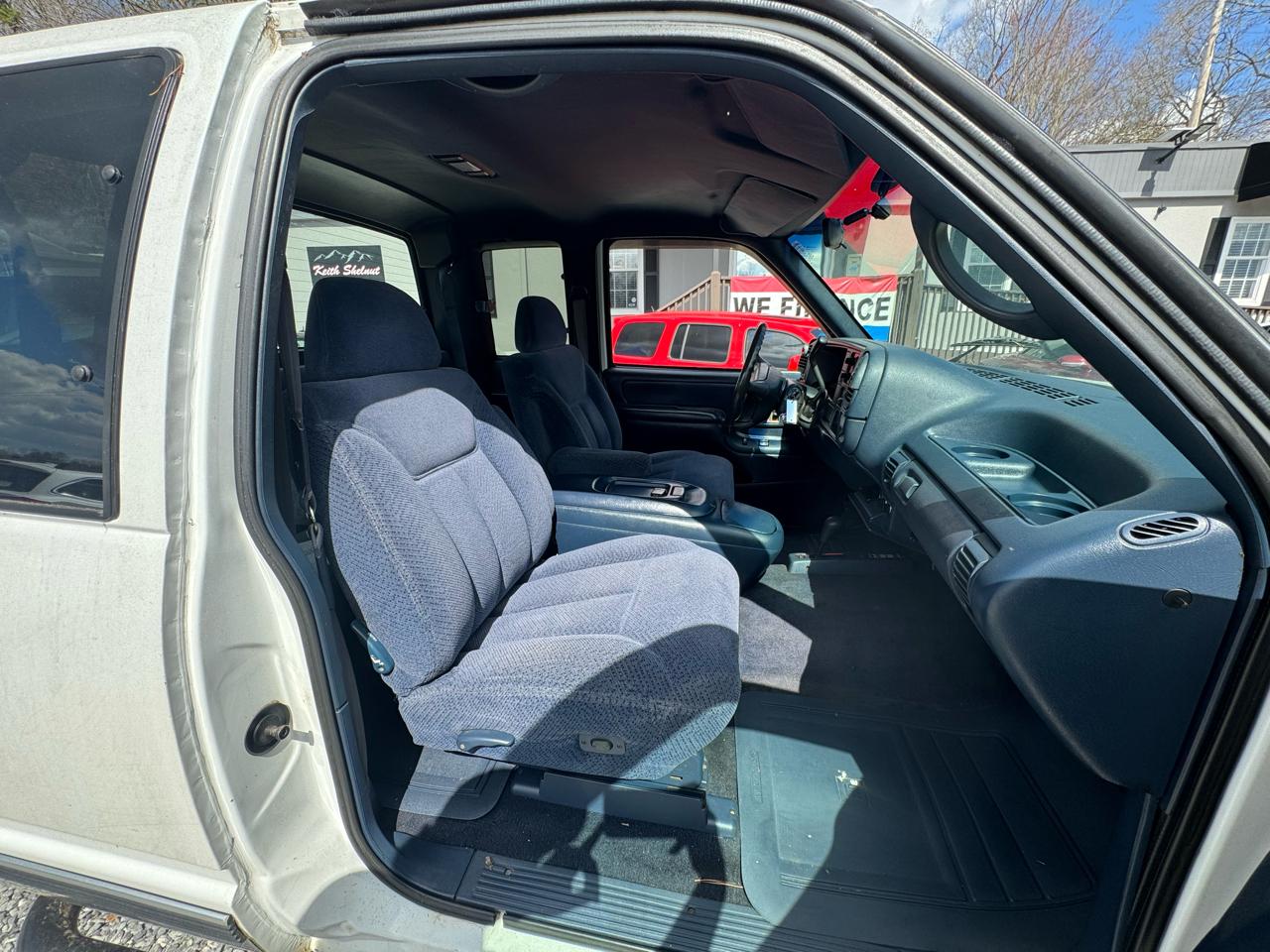 Chevrolet C/K 1500 Ext Cab 141.5" WB 4WD 1995