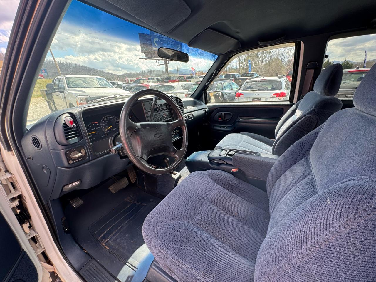 Chevrolet C/K 1500 Ext Cab 141.5" WB 4WD 1995