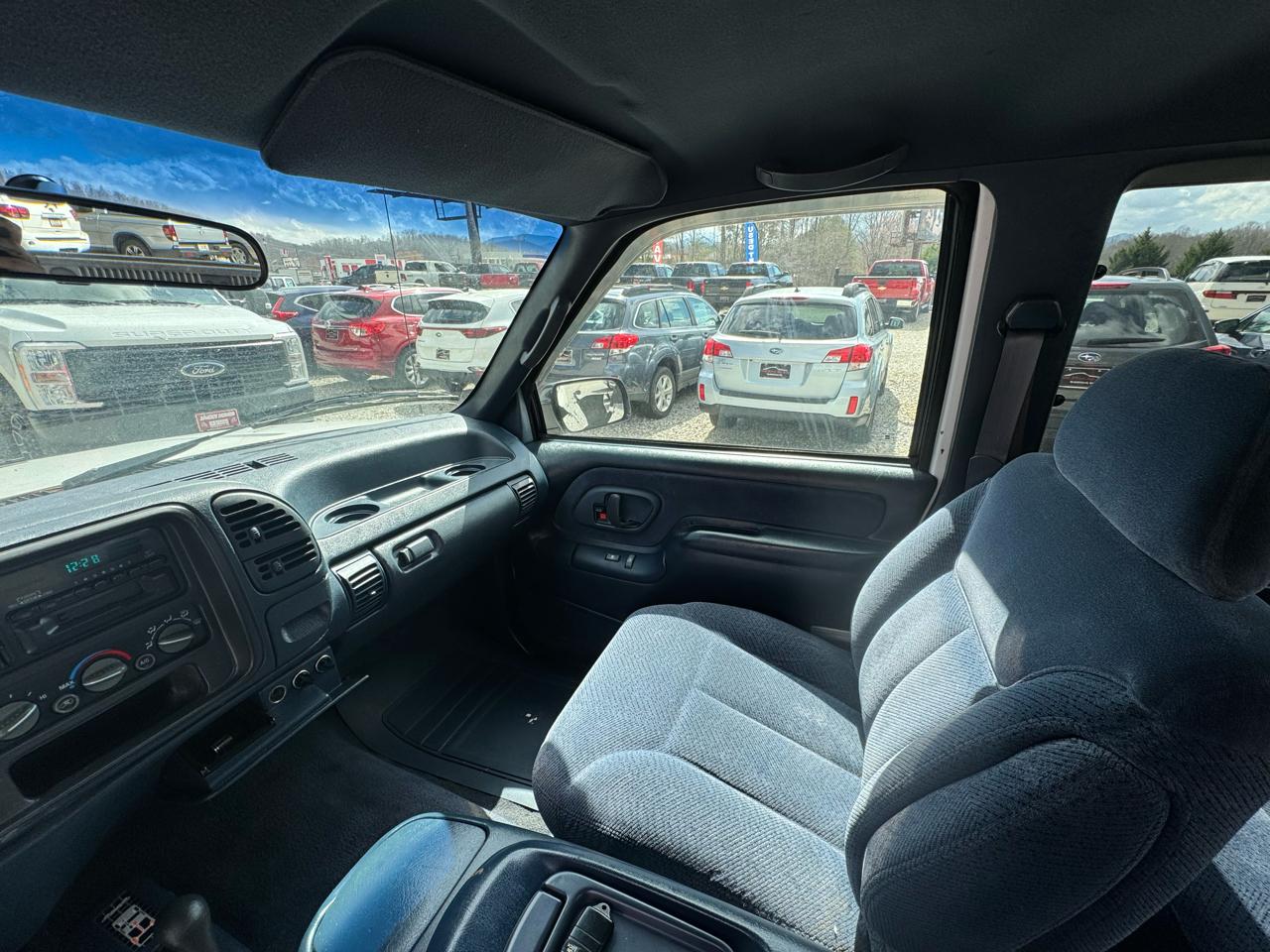 Chevrolet C/K 1500 Ext Cab 141.5" WB 4WD 1995