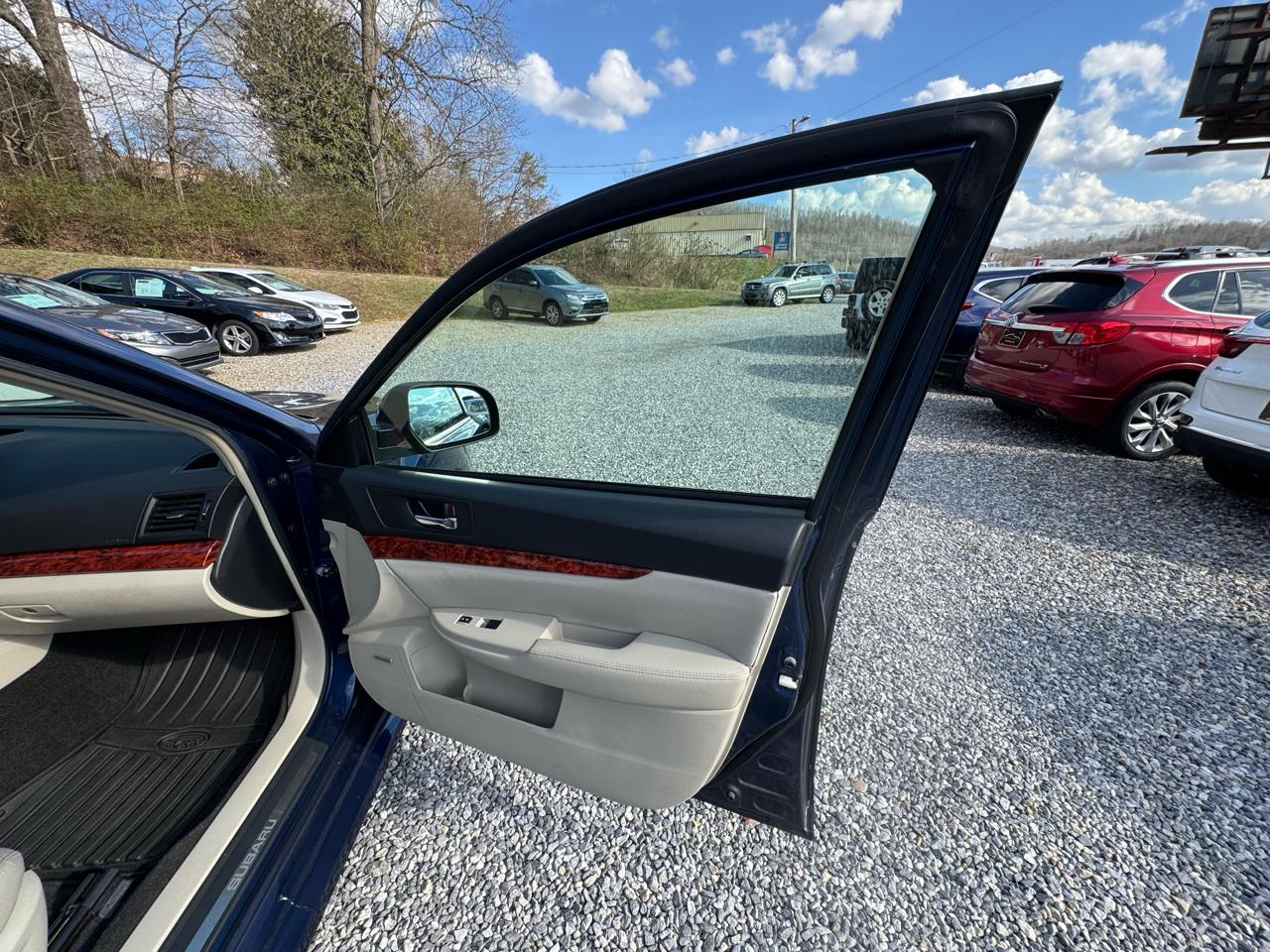 Subaru Legacy 4dr Sdn H4 Auto 2.5i Ltd Pwr Moon 2011