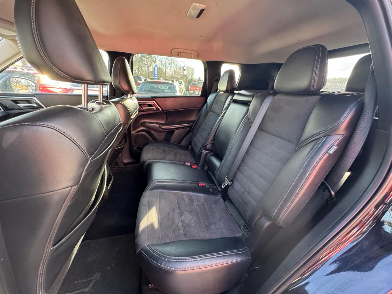 Mitsubishi Outlander SE Launch Edition S-AWC 2022