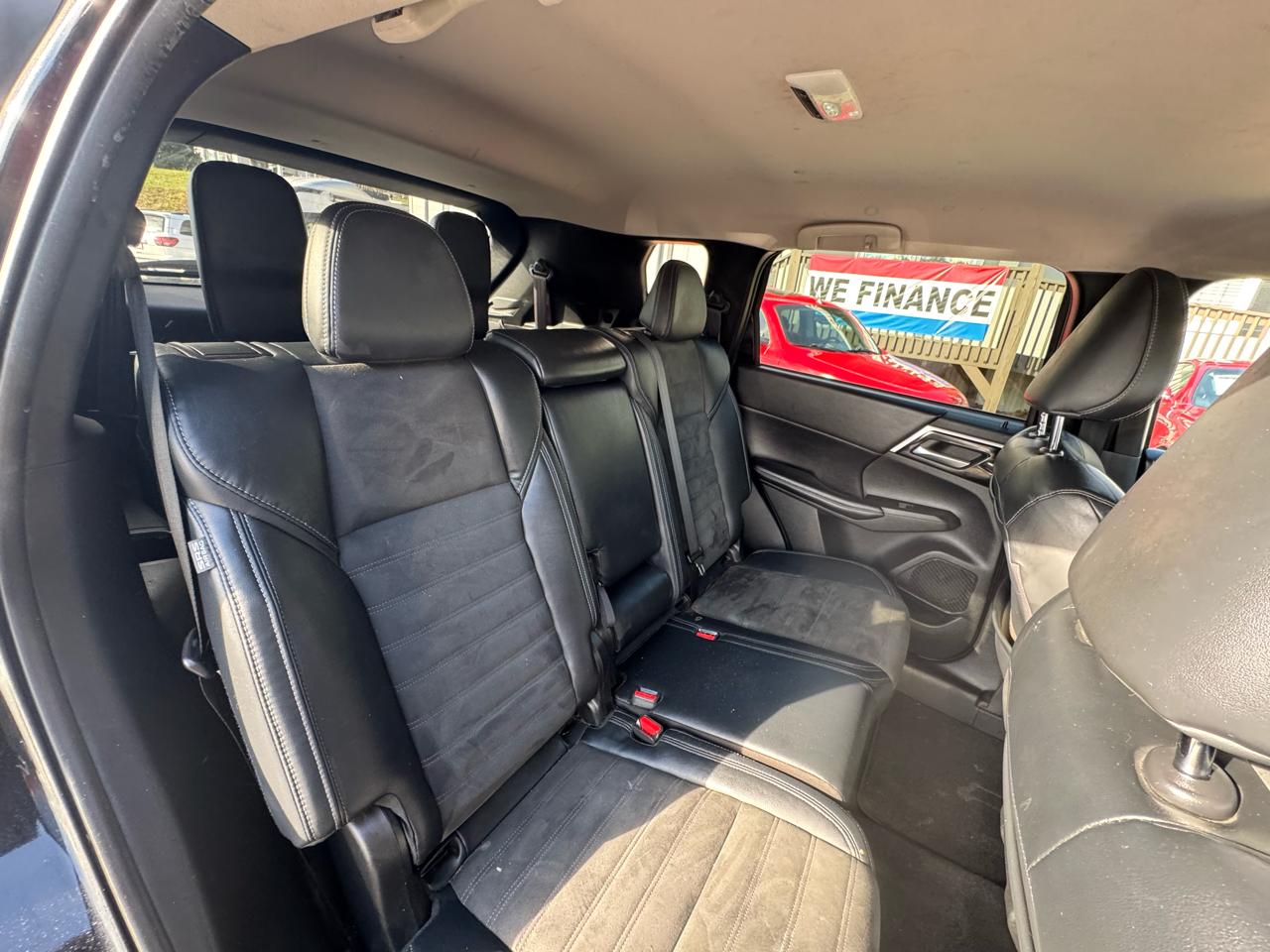 Mitsubishi Outlander SE Launch Edition S-AWC 2022