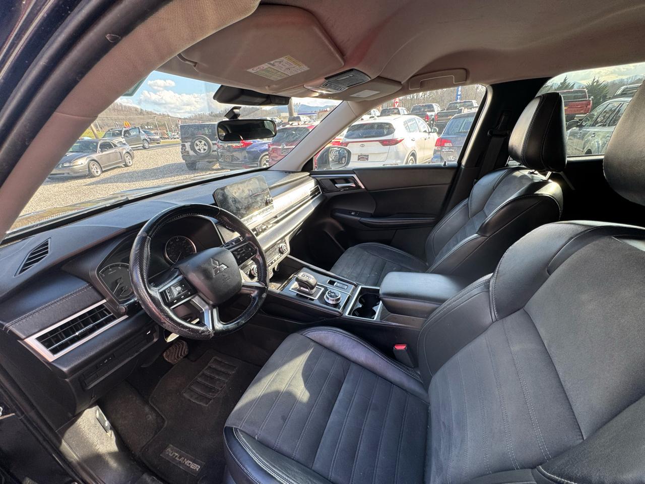 Mitsubishi Outlander SE Launch Edition S-AWC 2022