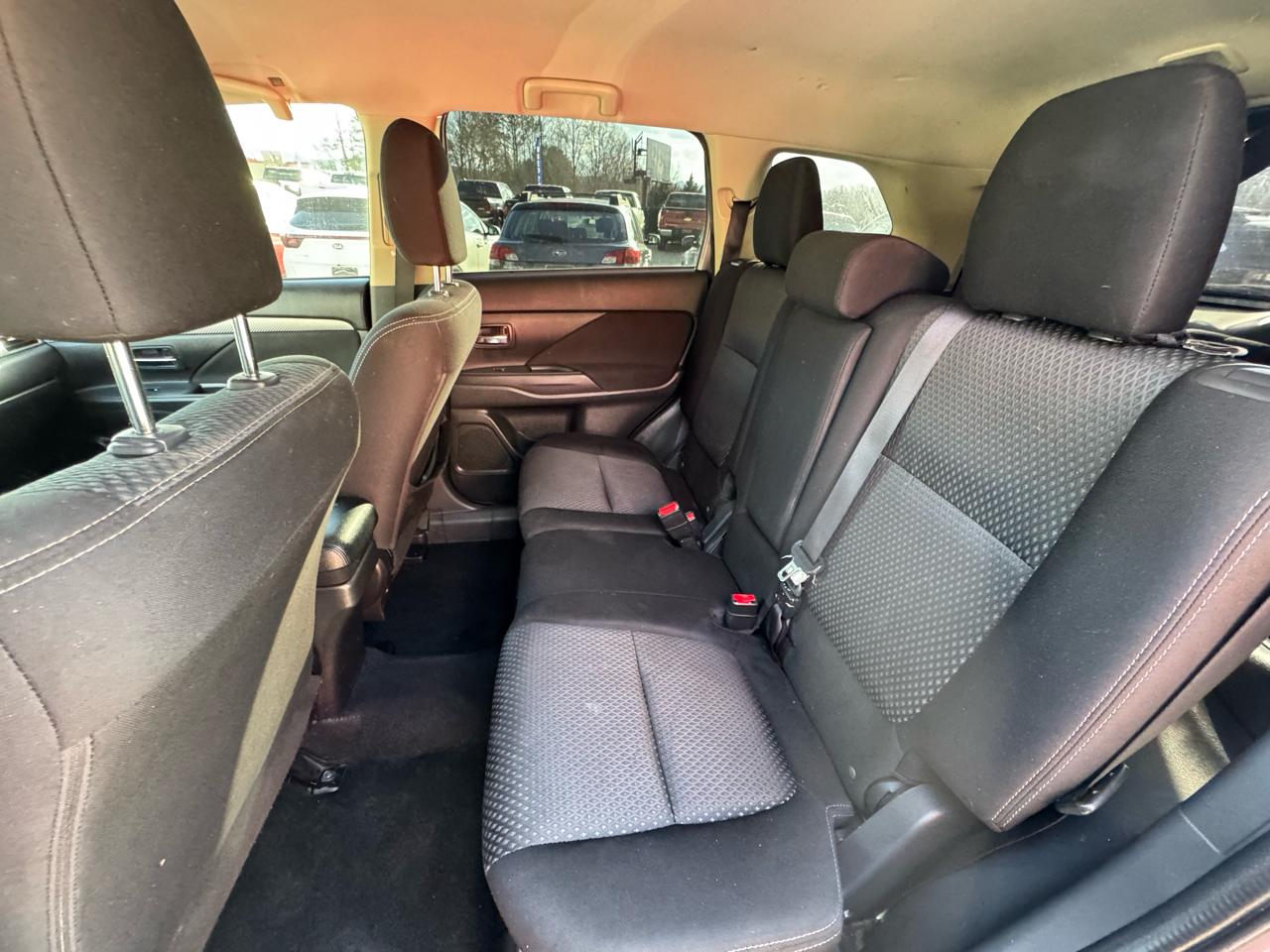 Mitsubishi Outlander ES FWD 2018