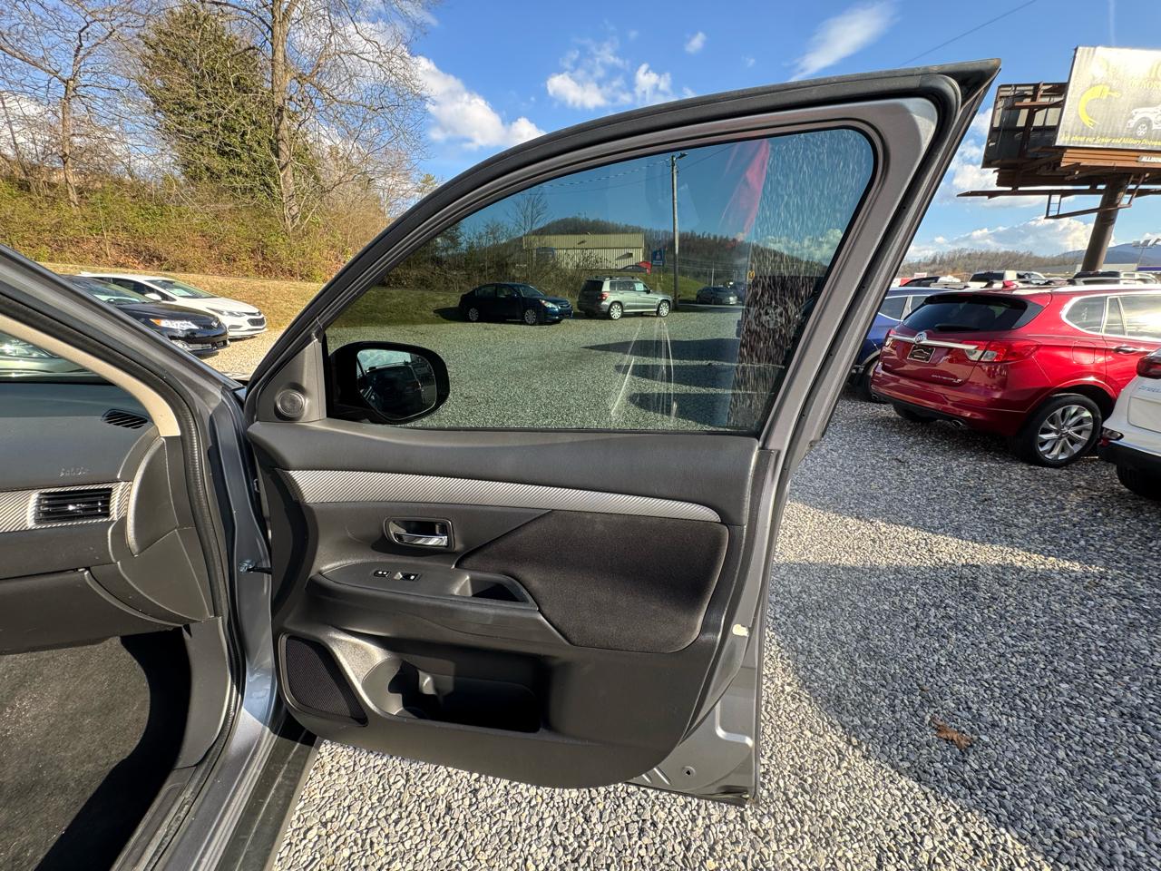 Mitsubishi Outlander ES FWD 2018