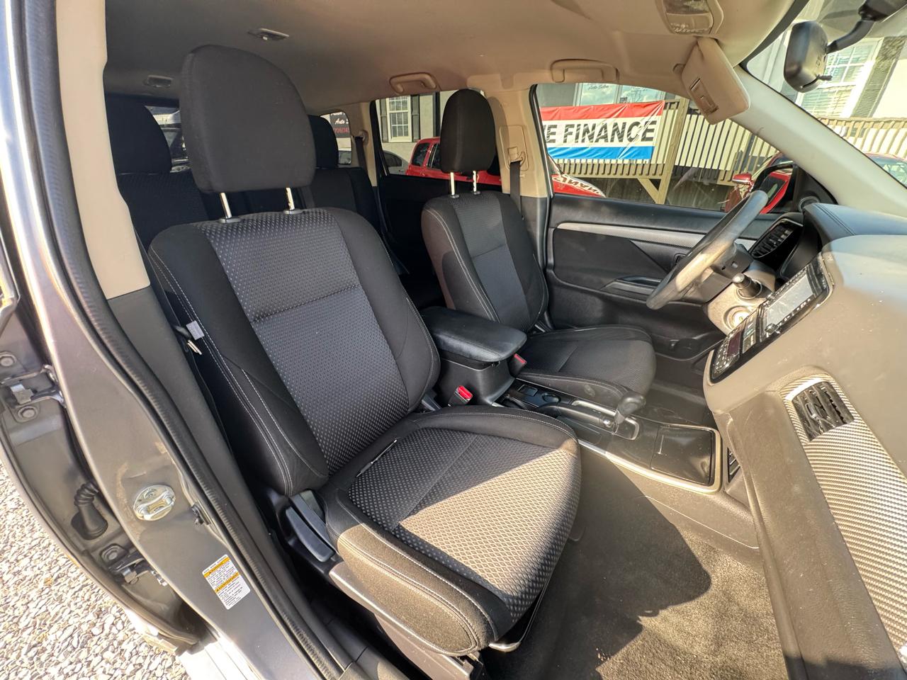 Mitsubishi Outlander ES FWD 2018