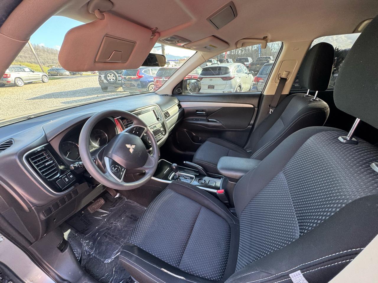 Mitsubishi Outlander ES FWD 2018