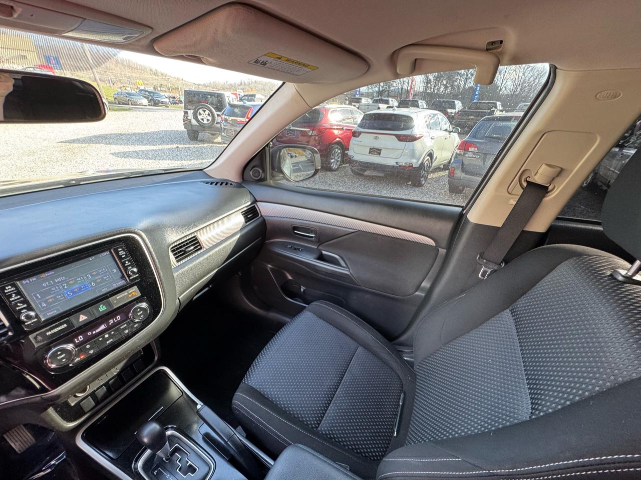 Mitsubishi Outlander ES FWD 2018