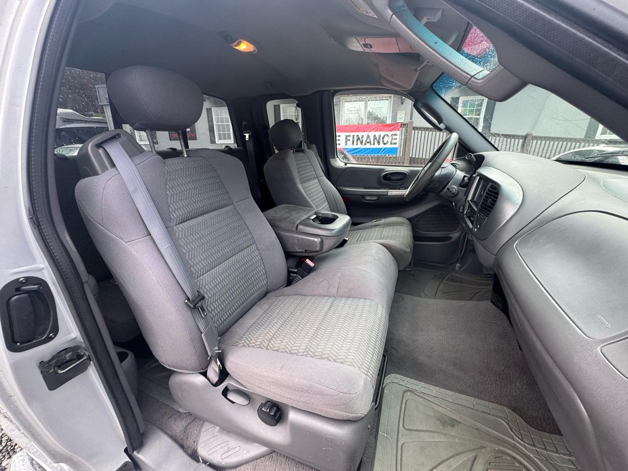 Ford F-150 Supercab Flareside 145" XLT 2003