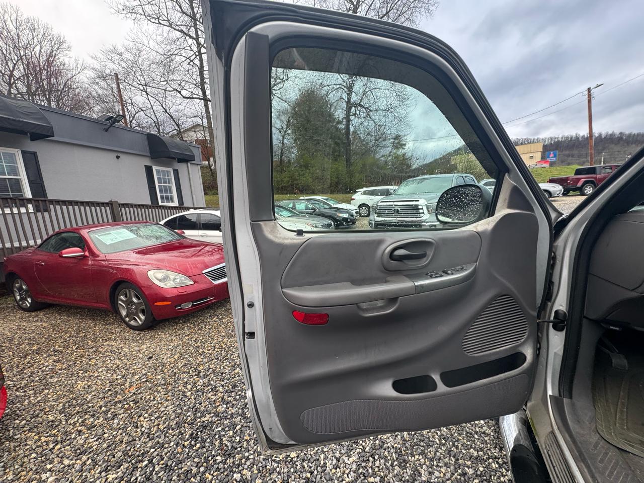 Ford F-150 Supercab Flareside 145" XLT 2003