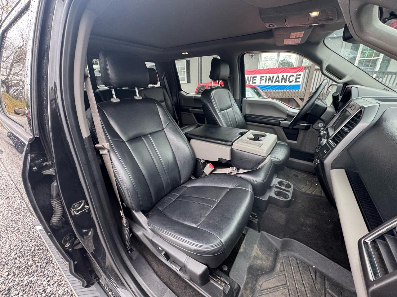 Ford F-150 4WD SuperCrew 145" XLT 2015