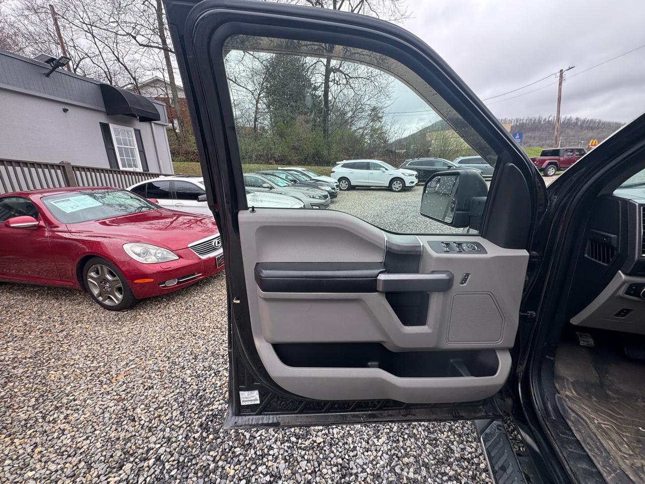 Ford F-150 4WD SuperCrew 145" XLT 2015