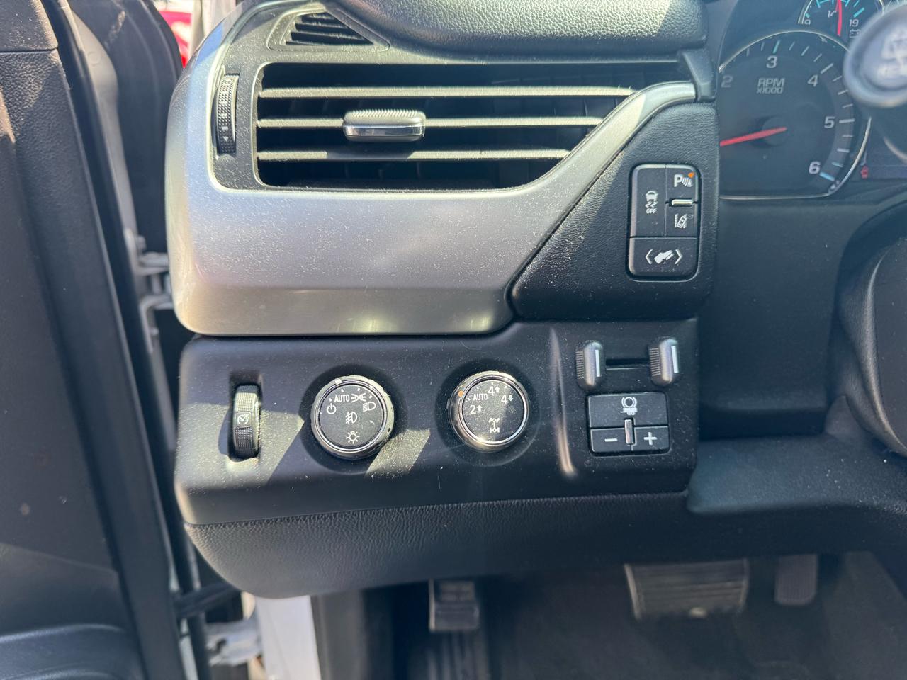 Chevrolet Tahoe 4WD 4dr LTZ 2015