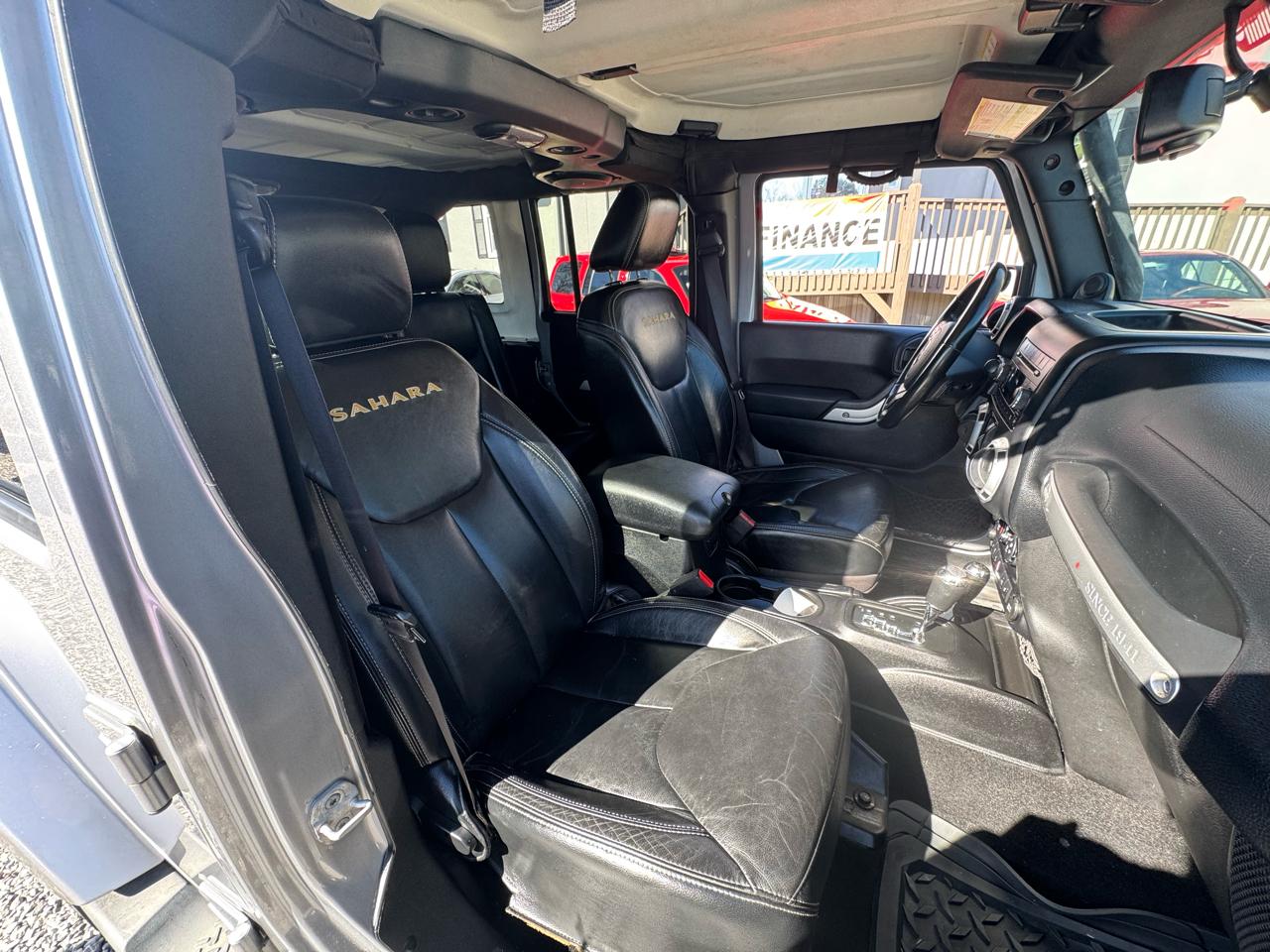 Jeep Wrangler Unlimited 4WD 4dr Sahara 2013