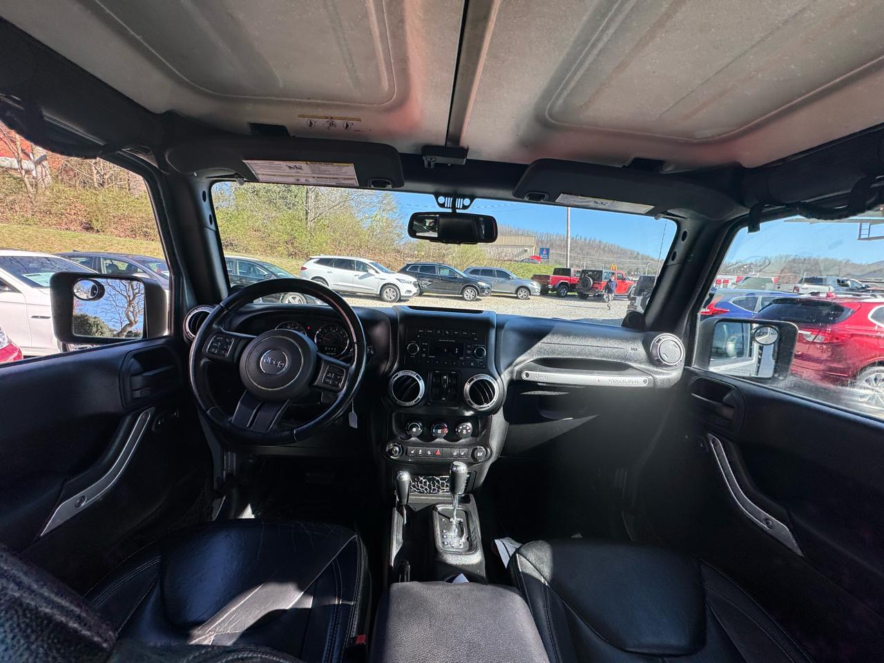 Jeep Wrangler Unlimited 4WD 4dr Sahara 2013