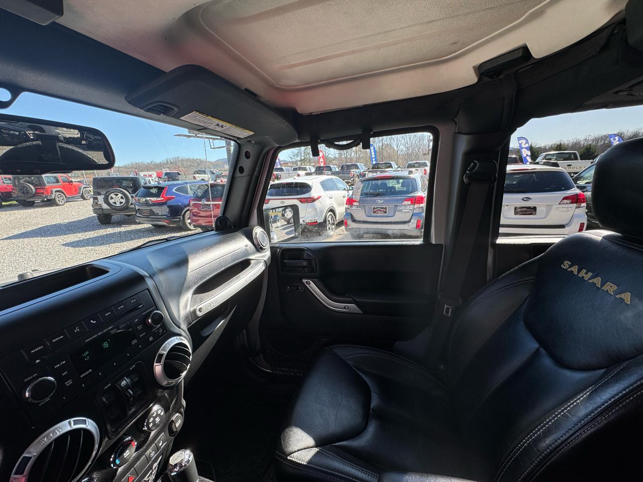 Jeep Wrangler Unlimited 4WD 4dr Sahara 2013