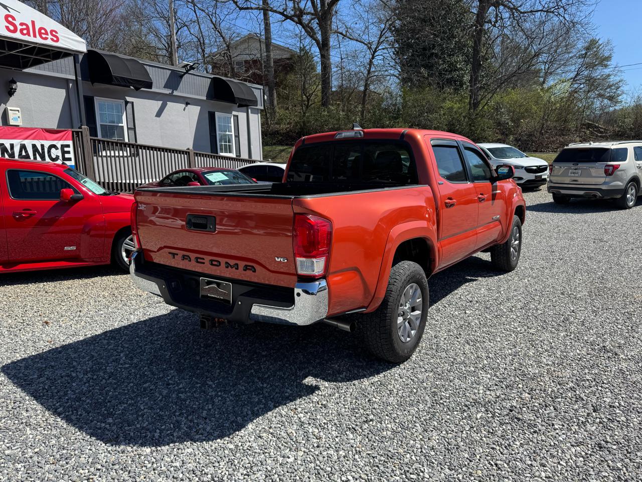 Toyota Tacoma SR5 Dbl Cab 2WD V6 at 2017