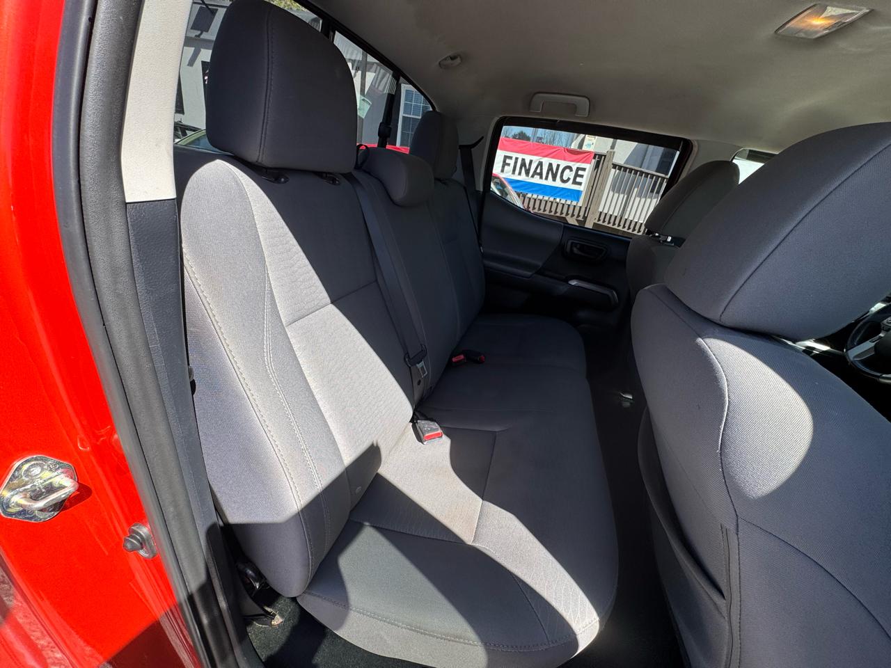 Toyota Tacoma SR5 Dbl Cab 2WD V6 at 2017