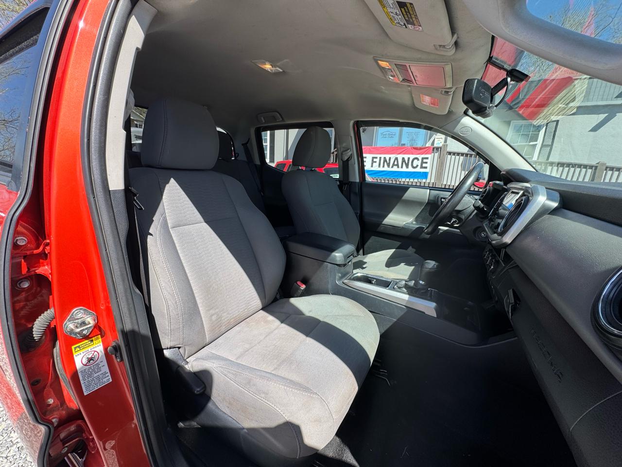 Toyota Tacoma SR5 Dbl Cab 2WD V6 at 2017