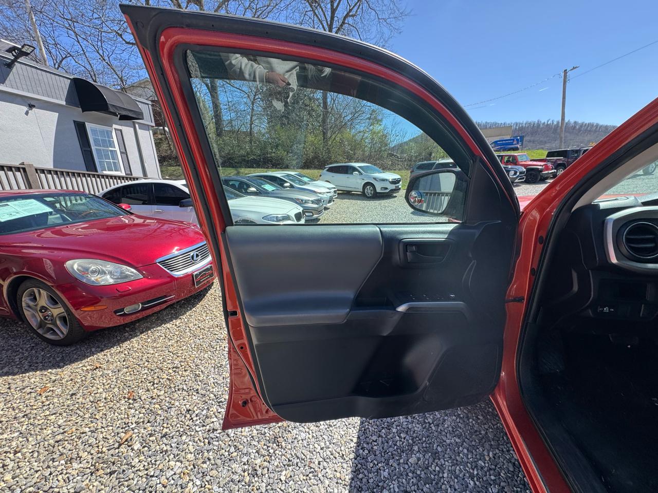 Toyota Tacoma SR5 Dbl Cab 2WD V6 at 2017