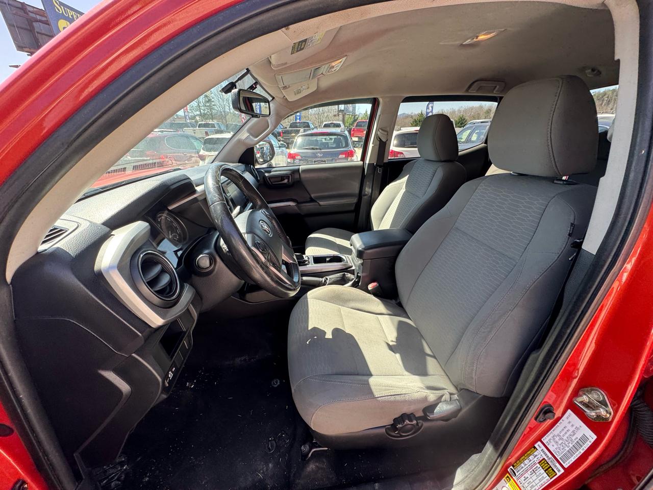 Toyota Tacoma SR5 Dbl Cab 2WD V6 at 2017