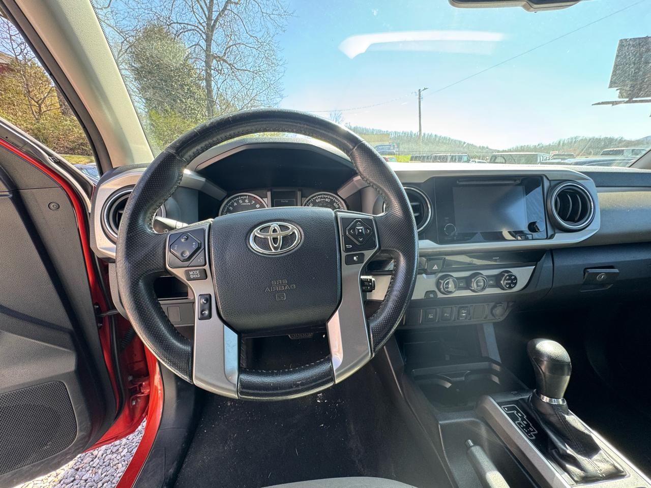 Toyota Tacoma SR5 Dbl Cab 2WD V6 at 2017