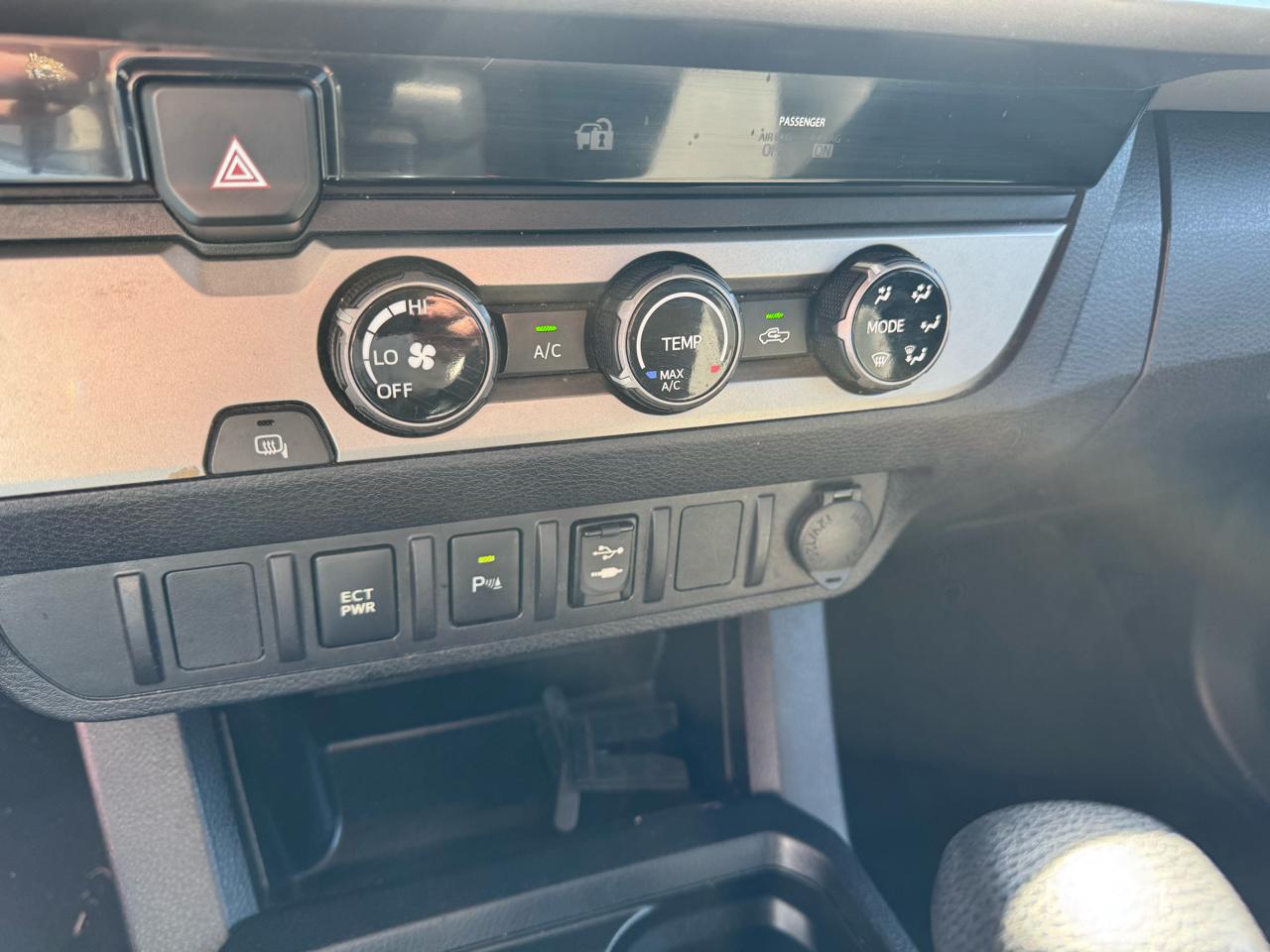 Toyota Tacoma SR5 Dbl Cab 2WD V6 at 2017