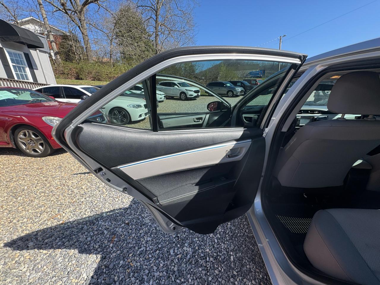 Toyota Corolla 4dr Sdn LE Auto 2014