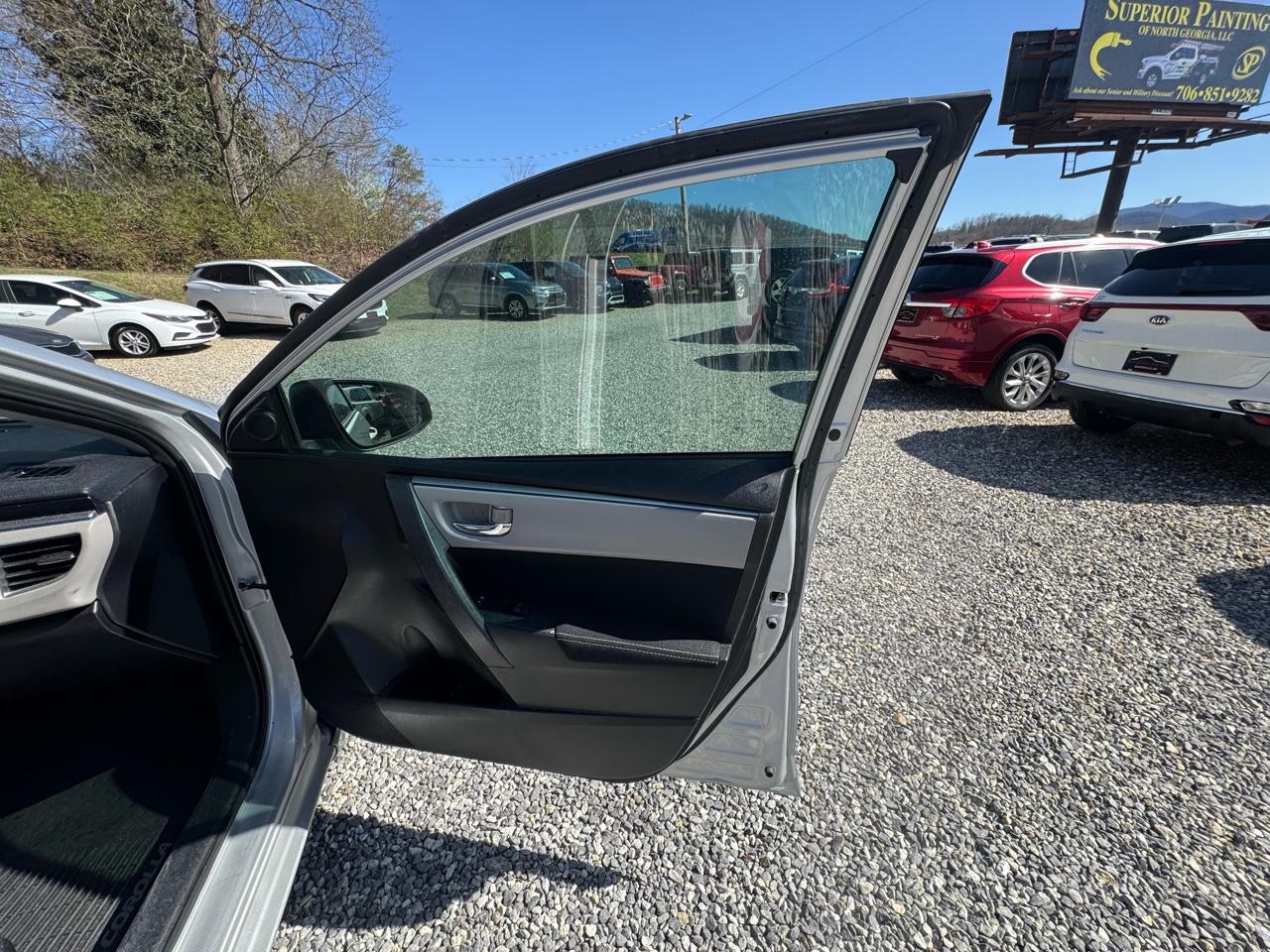 Toyota Corolla 4dr Sdn LE Auto 2014