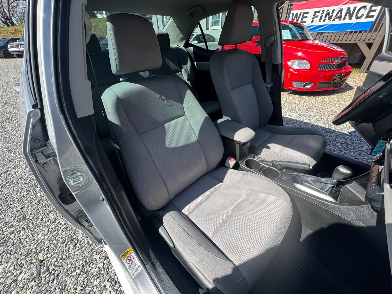 Toyota Corolla 4dr Sdn LE Auto 2014