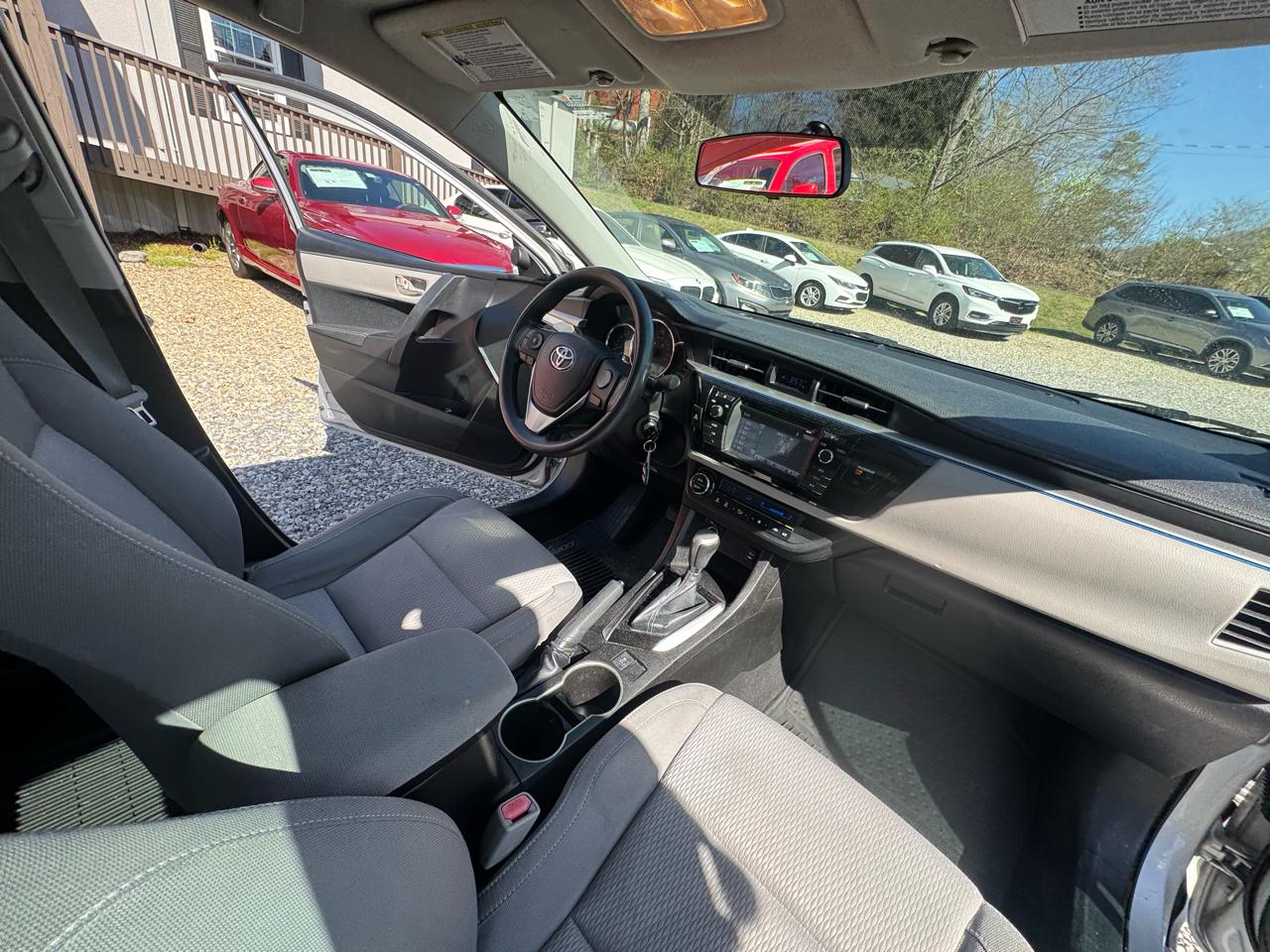 Toyota Corolla 4dr Sdn LE Auto 2014