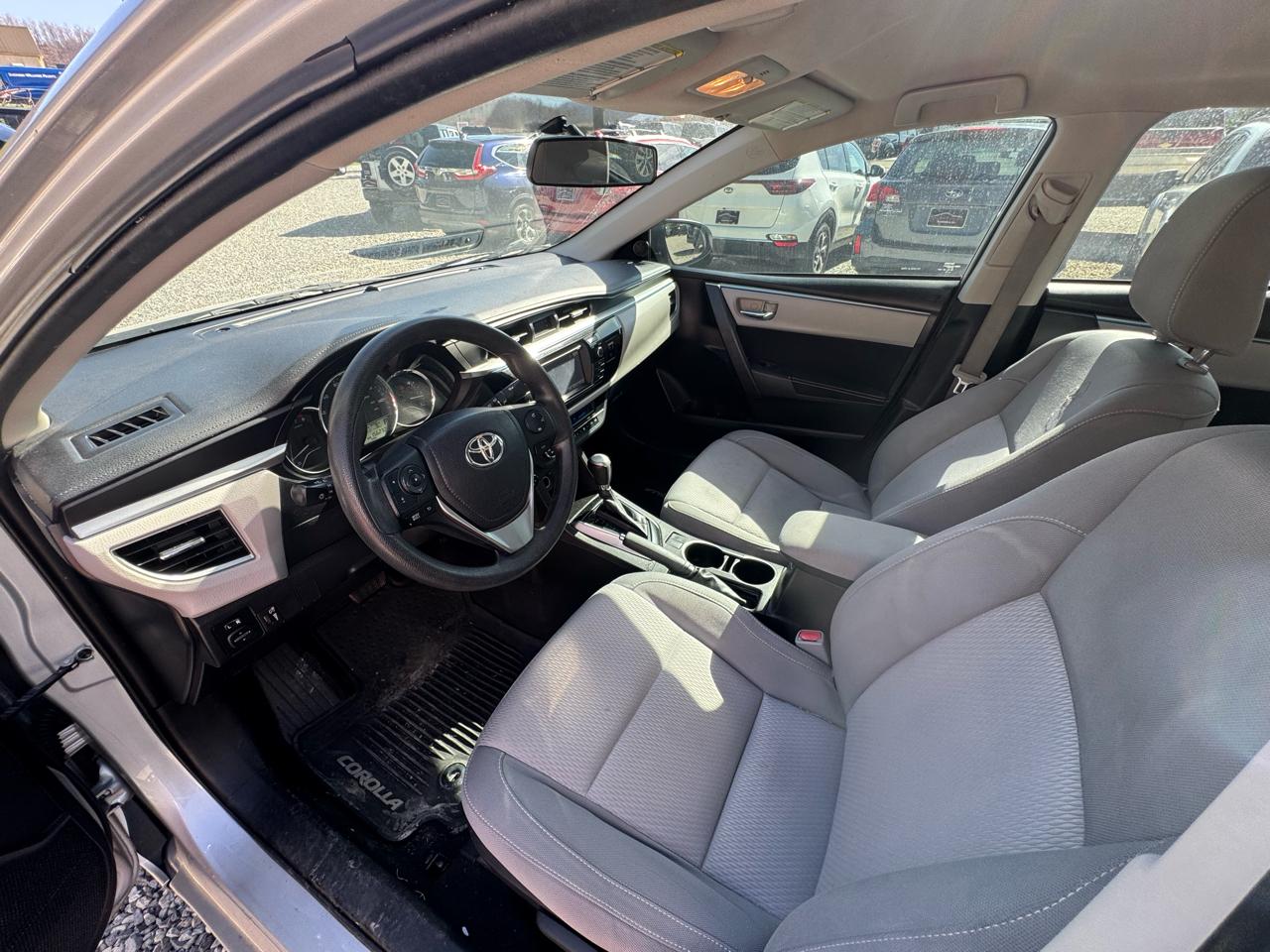 Toyota Corolla 4dr Sdn LE Auto 2014