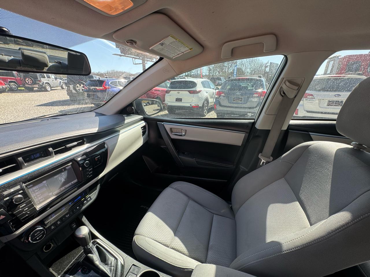 Toyota Corolla 4dr Sdn LE Auto 2014